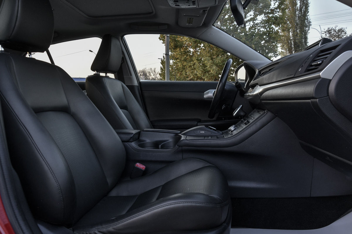 Lexus CT Series фото 7