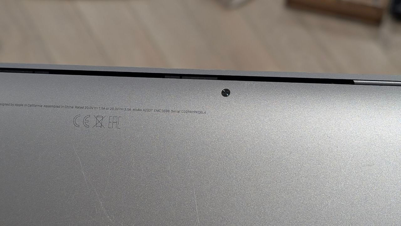 MacBook Air M1 (2020) — 8GB / 256GB SSD, Silver