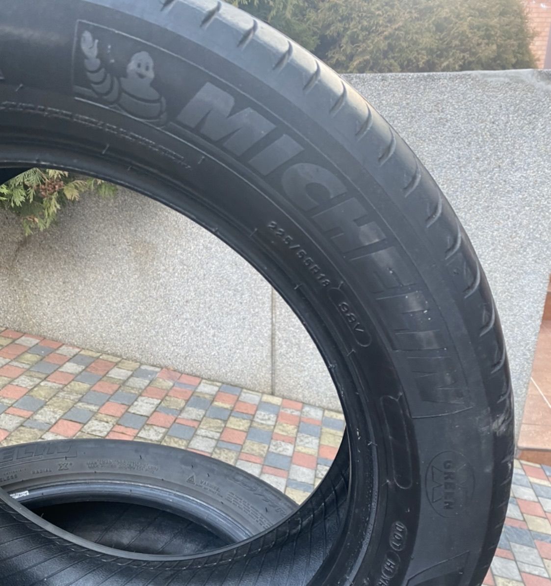 225/55/R18