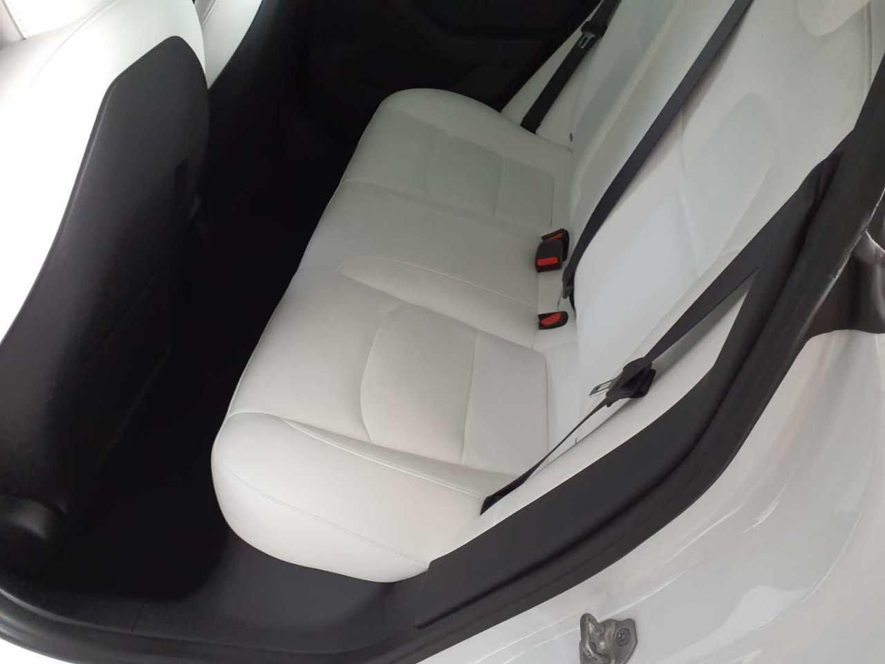 Tesla Model 3 foto 6