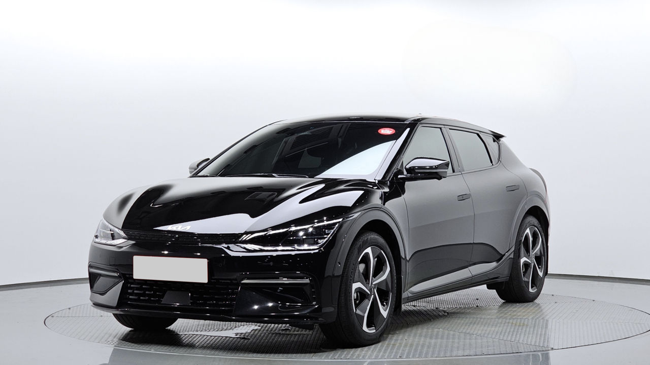 KIA EV6 фото 0