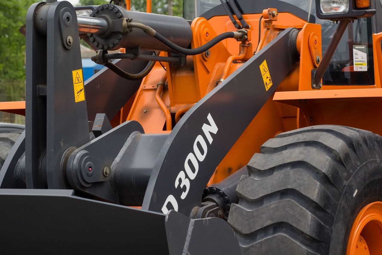 Новый фронтальный погрузчик disd sd300n by doosan *в наличии на складе в кишиневе фото 10