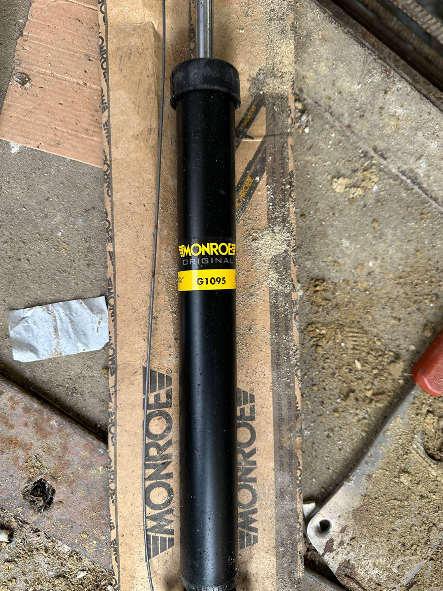 Toyota auris suspensie  foto 3