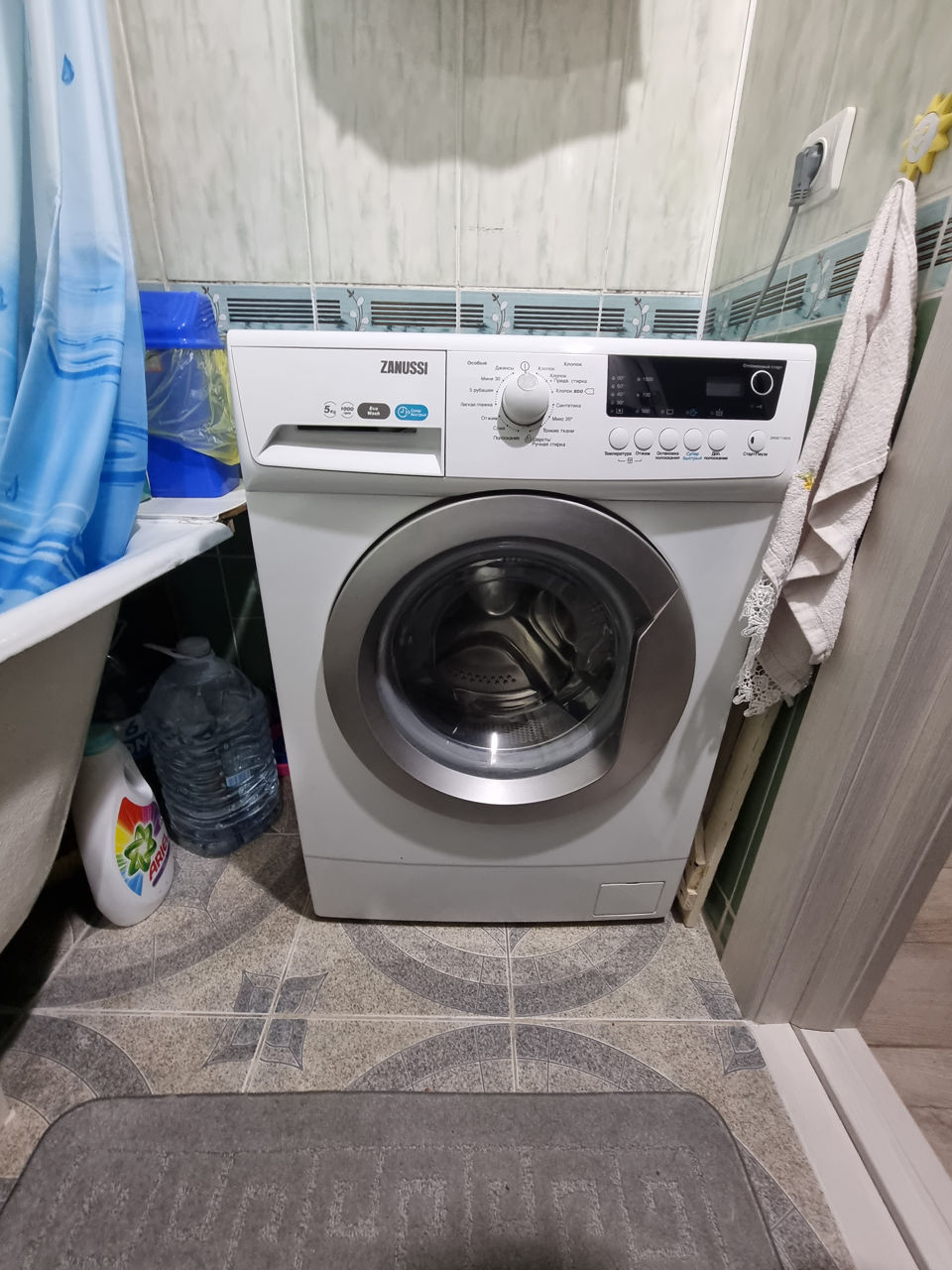 Стиралка Zanussi