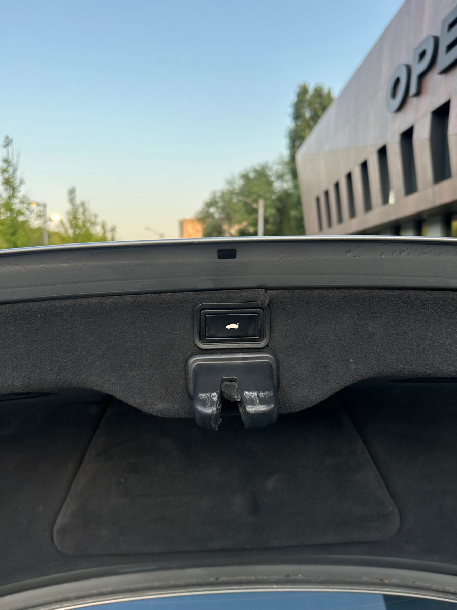 Audi A8 foto 8