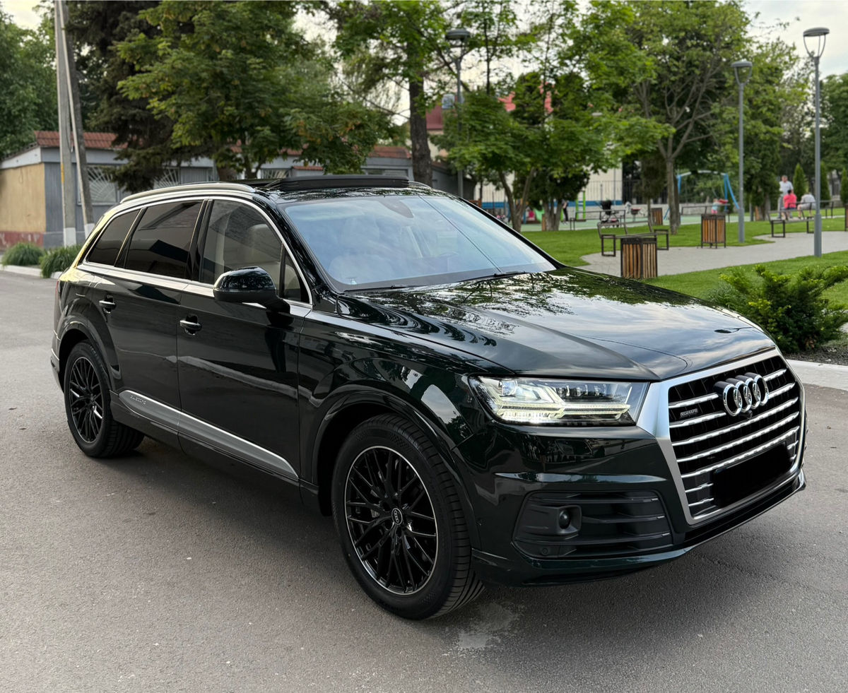 Audi Q7 фото 8