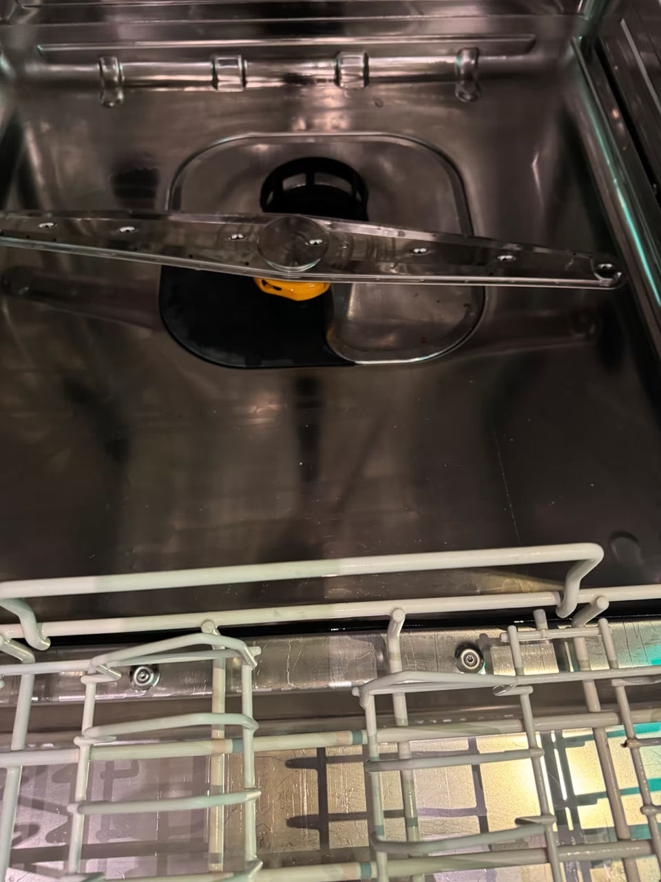 Профессиональная посудомоечная машина Miele фото 6