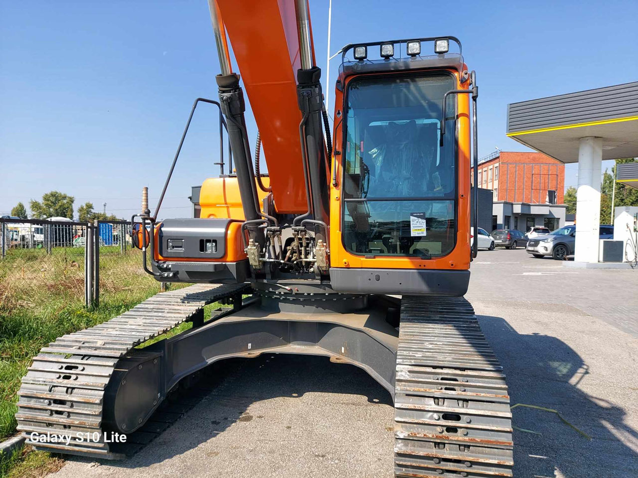 Excavator pe șenile develon dx 225 lca foto 0