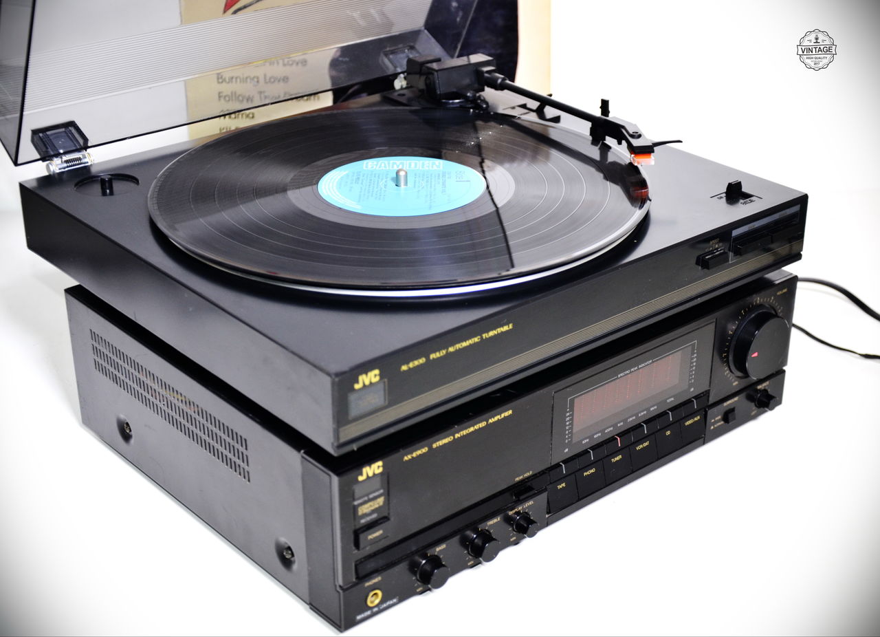 JVC AL-E11 и JVC AX-E900BK - проигрыватель и усилитель фото 1