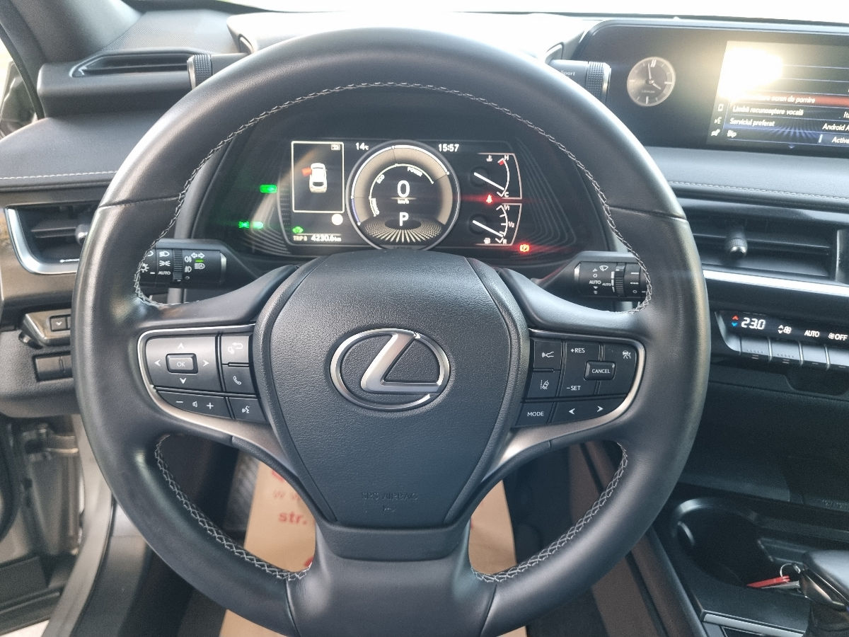 Lexus UX 2021 photo 15