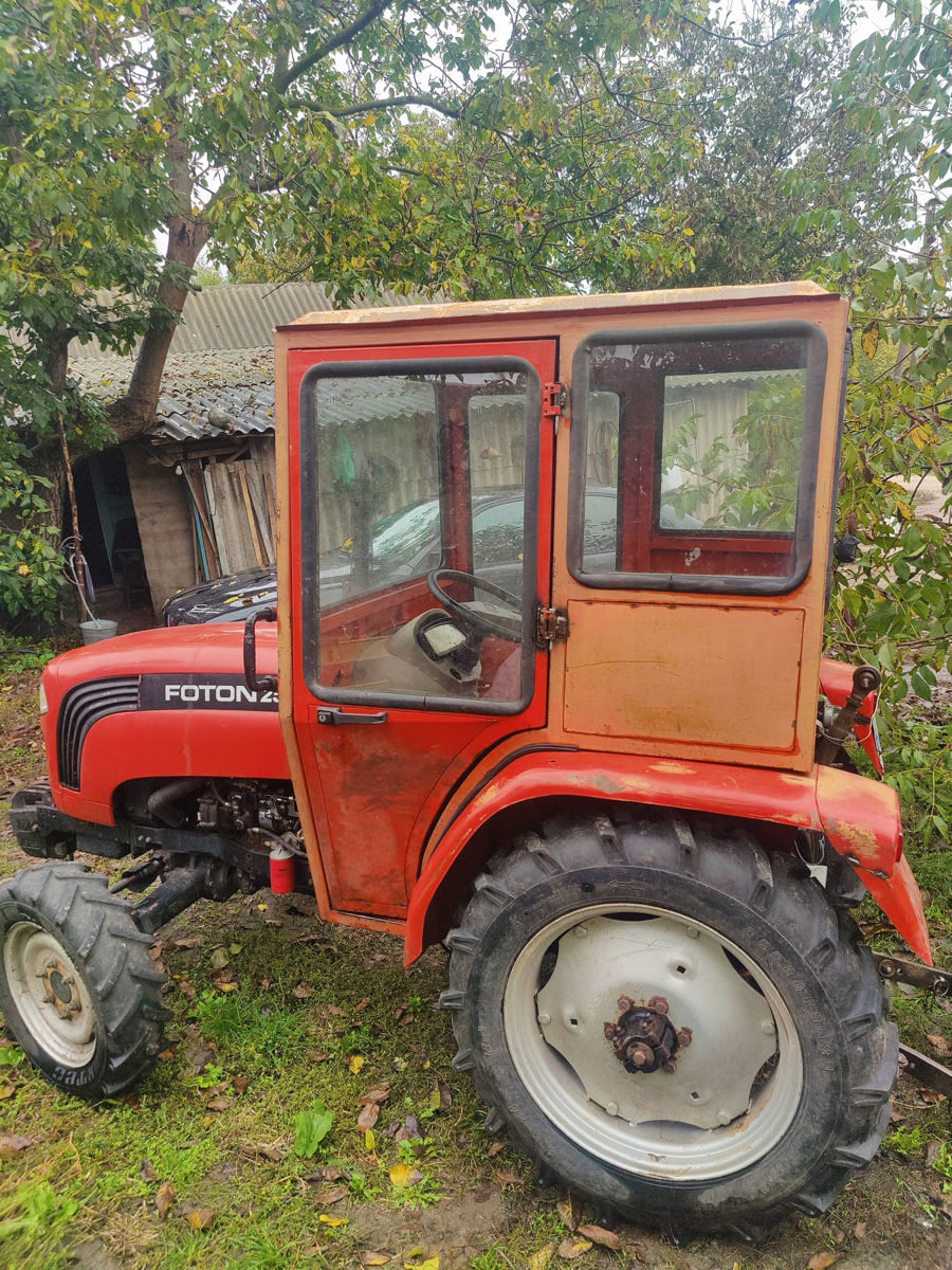 Vând tractor Foton 254 cu toate agregatele lui foto 1