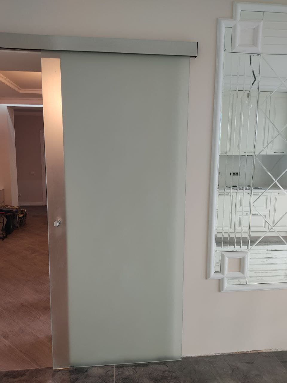 Uși glisante din sticlă călită foto 2