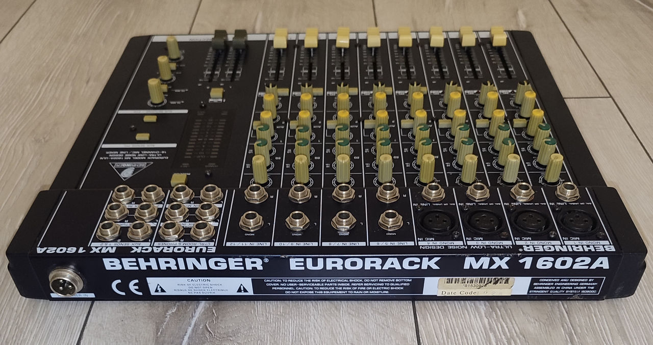 Behringer Eurorack MX 1602A foto 1