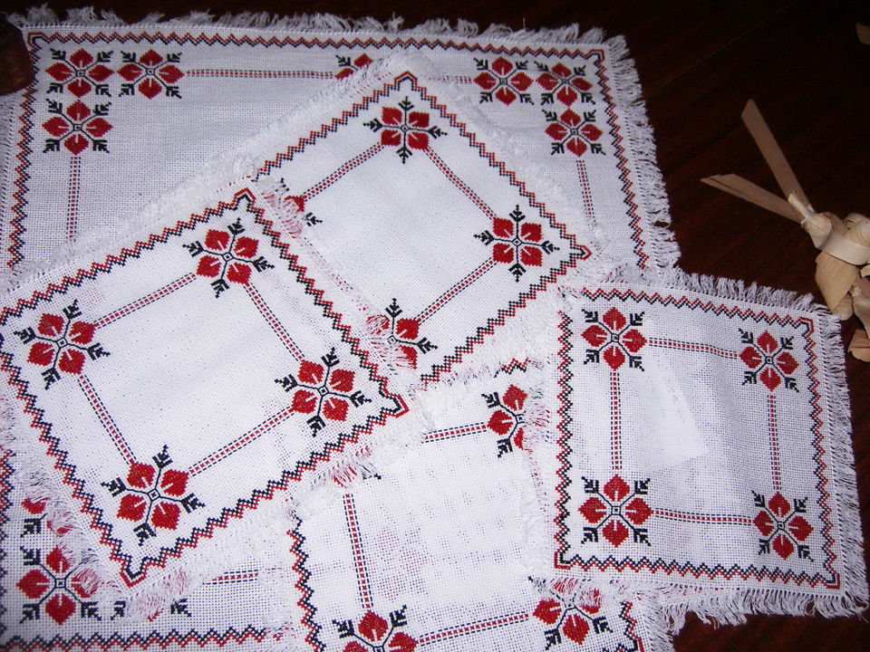 Obiecte de decor cu simboluri ornamentale vechi, compoziții de unicat foto 3