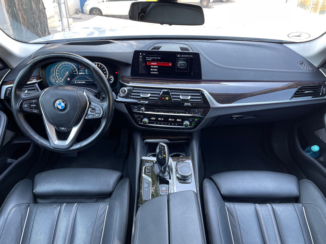 BMW 5 Series foto 6