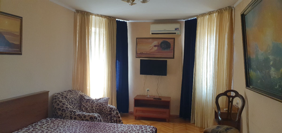 Apartament cu 2 camere, 57 m², Centru, Chișinău foto 0