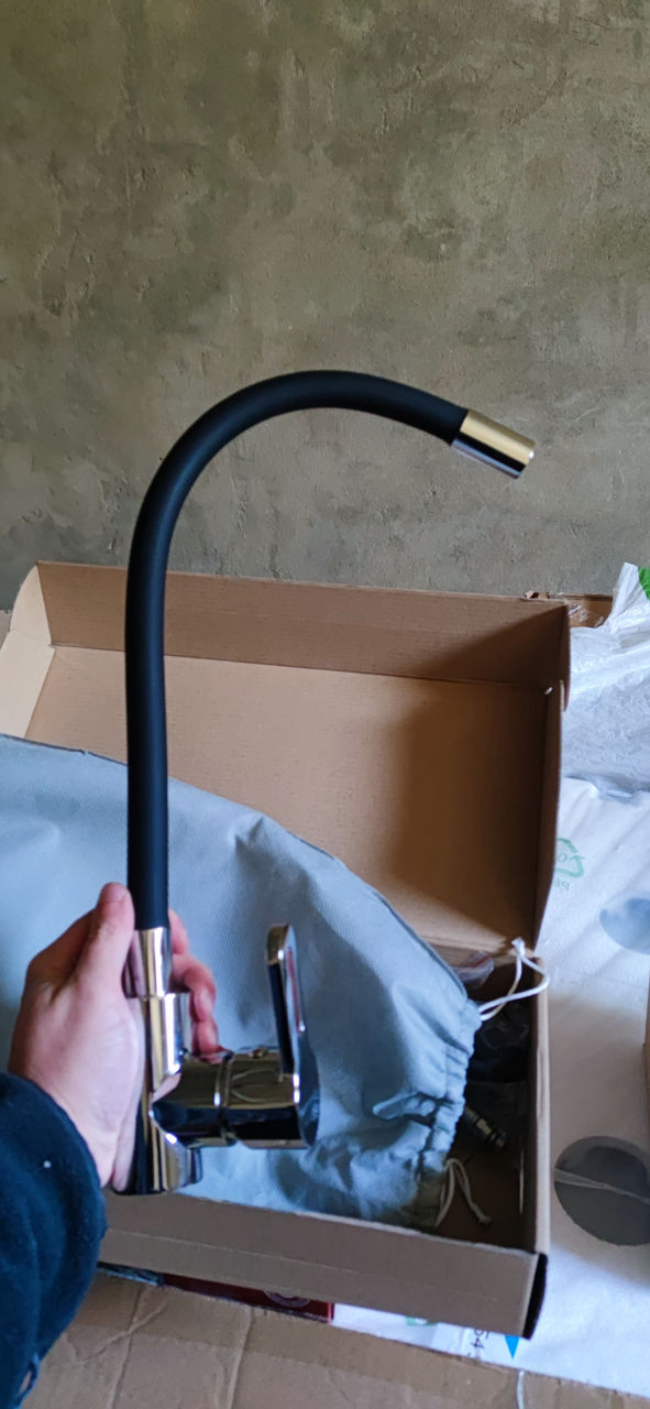 Кухонный гибкий кран