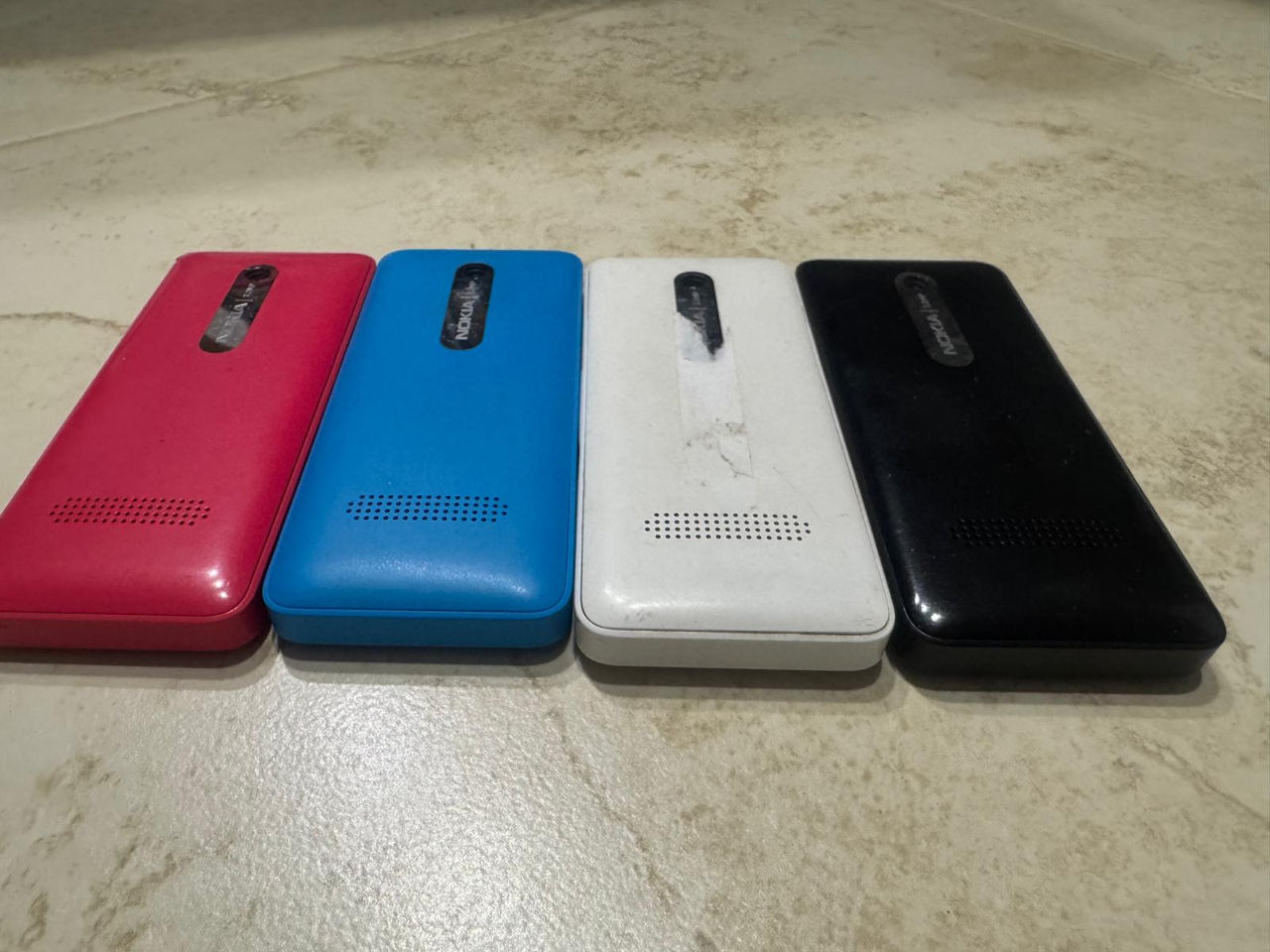 Nokia modele; 220, 301 foto 1