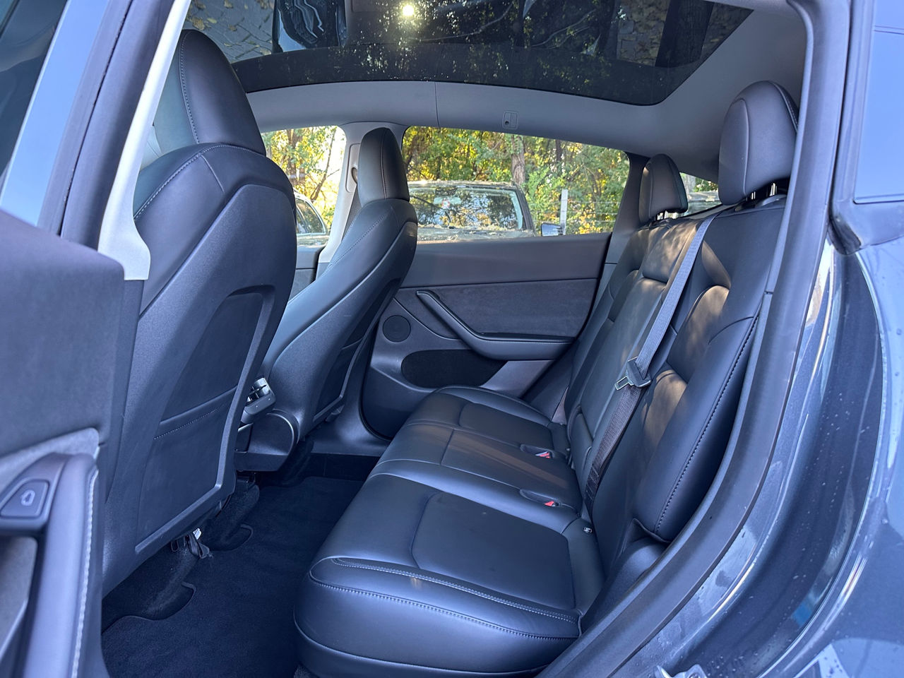 Tesla Model Y foto 13