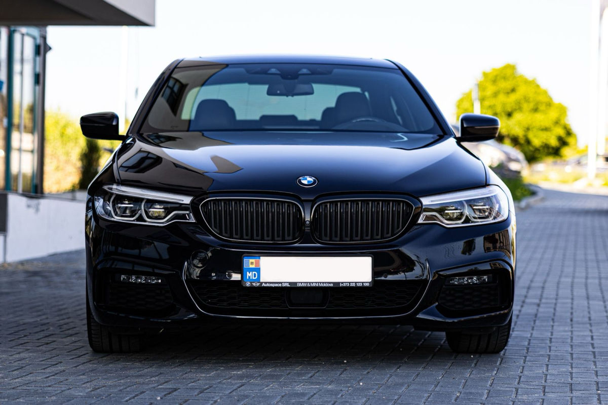 BMW 5 Series foto 1