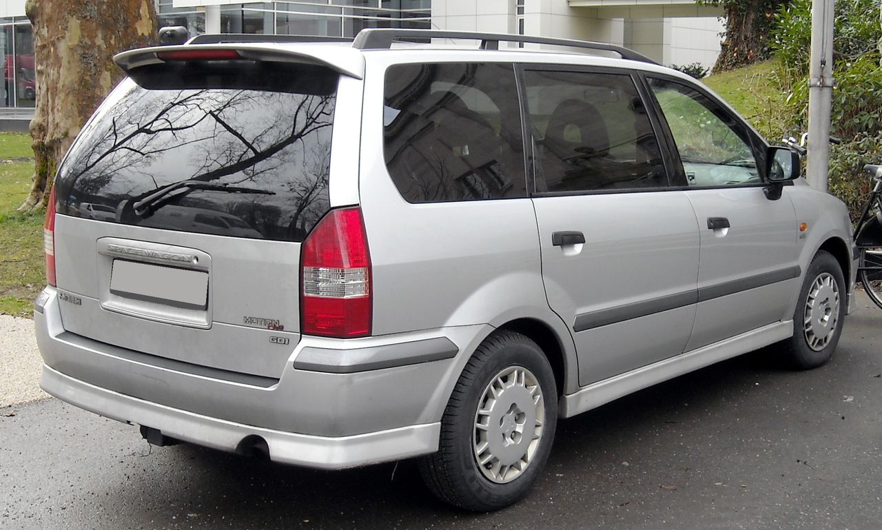 Mitsubishi Space Wagon. Space Runner  +  Доставка!!! foto 1