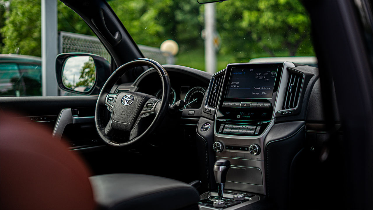 Toyota Land Cruiser фото 9