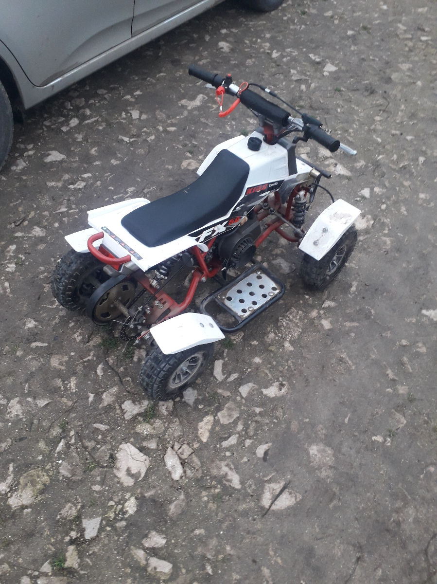 Altă marcă Vînd ATV pentru copii la benzina 4-10 ani , pe cine intereseaza trimit video foto 2