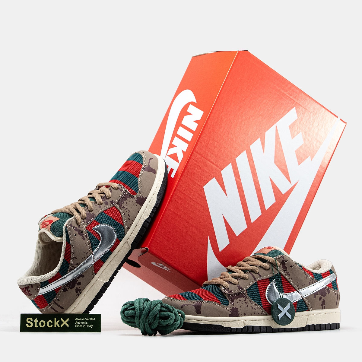 Nike SB Dunk Low Freddy Krueger фото 3