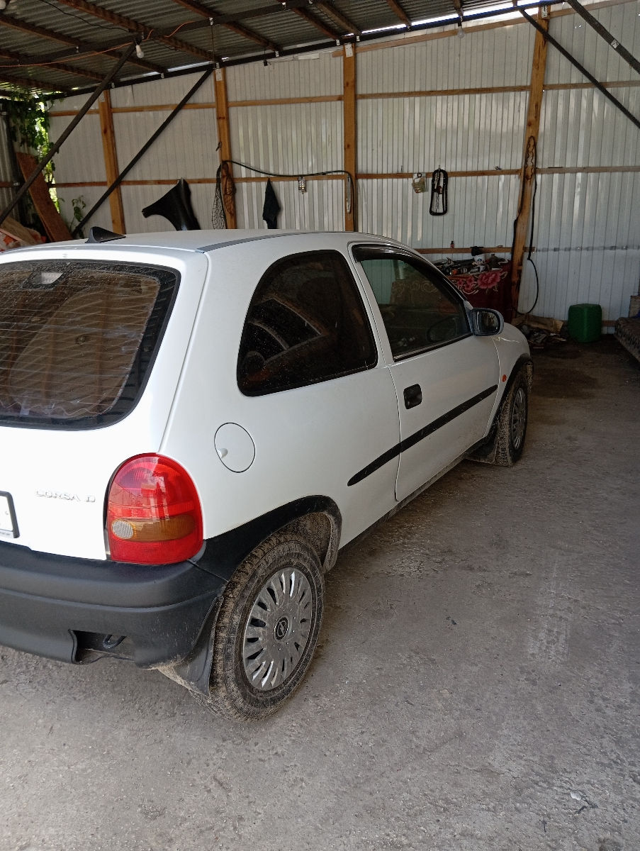 Opel Corsa фото 1