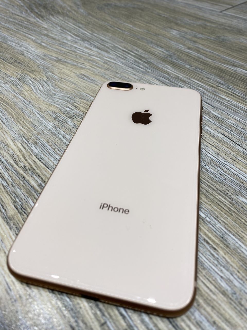 Apple iPhone 8 Plus 256gb - 350 evro . Как Новый