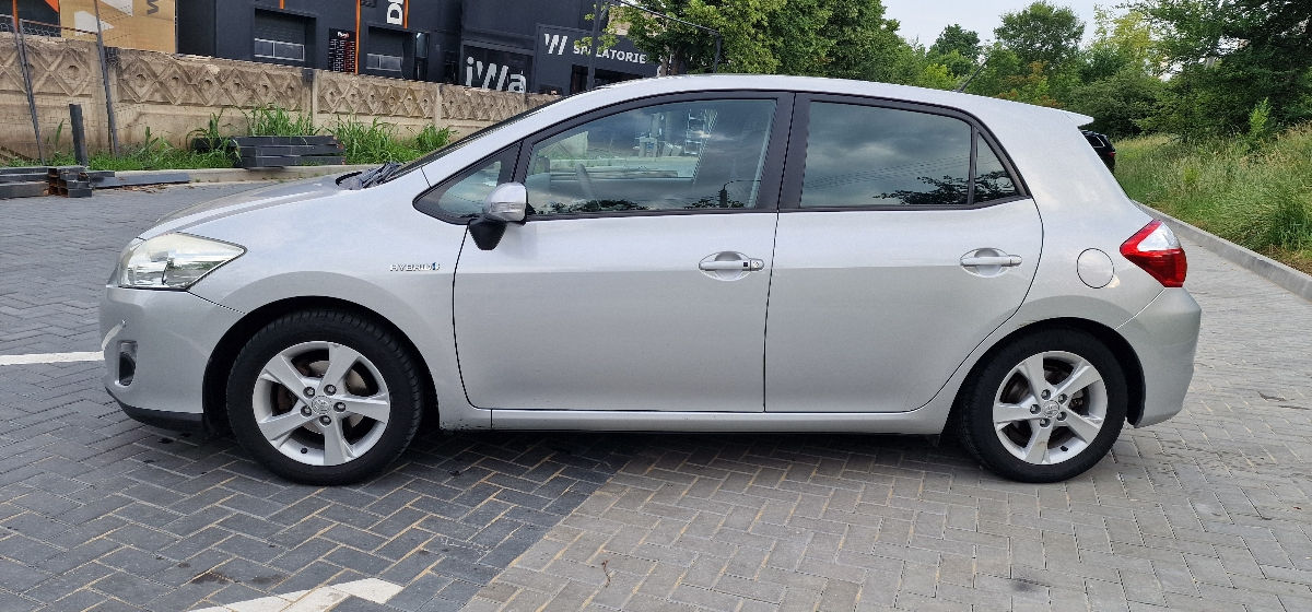 Toyota Auris фото 5