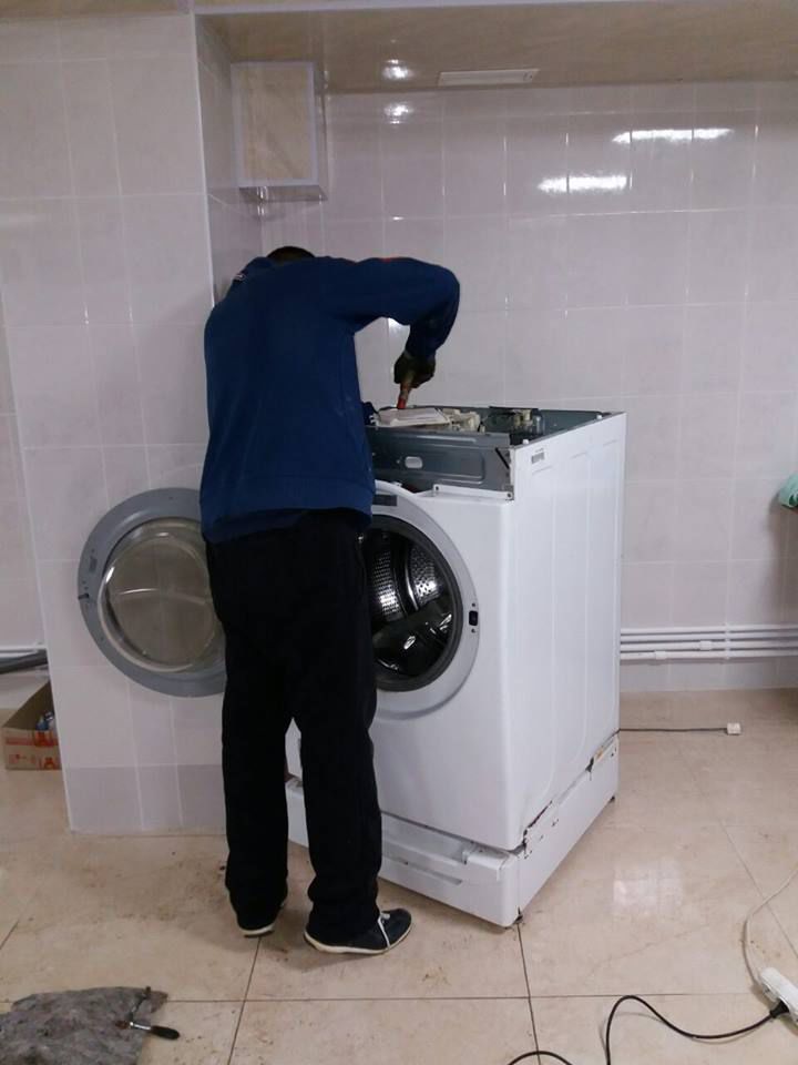 Reparatia Aeg, Bosh, Samsung, Ariston, Lg, Beko, Privileg, Miele, Indesit foto 2