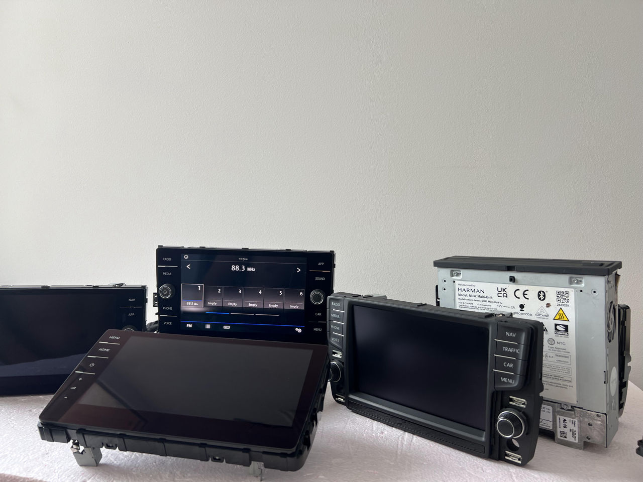 Monitor 8" 9.2" Discover PRO MIB2 MIb 2.5 Harman STD2 Touch Carplay  G7 G 7.5 Passat B8 Tiguan Jetta foto 0