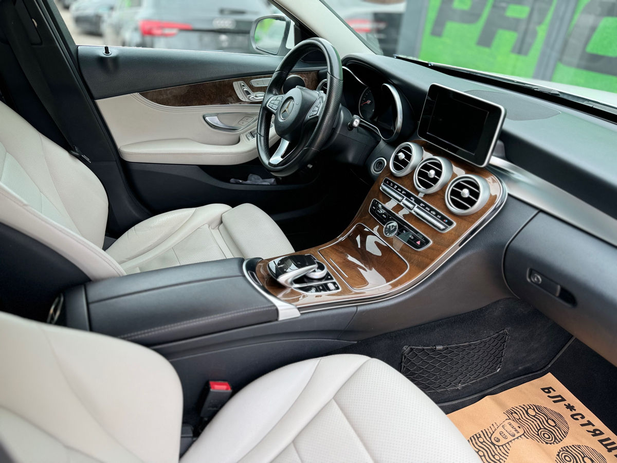 Mercedes C-Class фото 8
