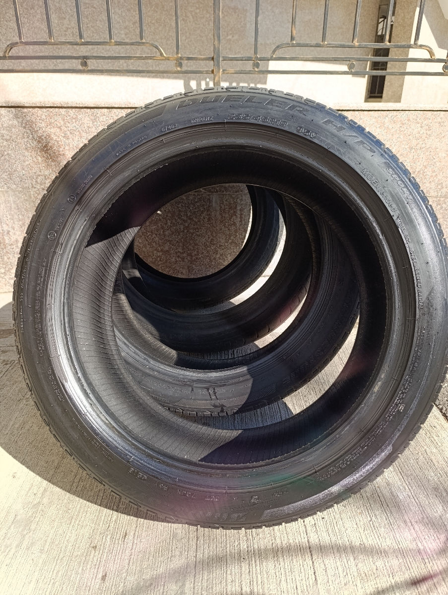 Pneuri 235/45 R19 Bridgestone Dueler H/P Sport  Runflat foto 0