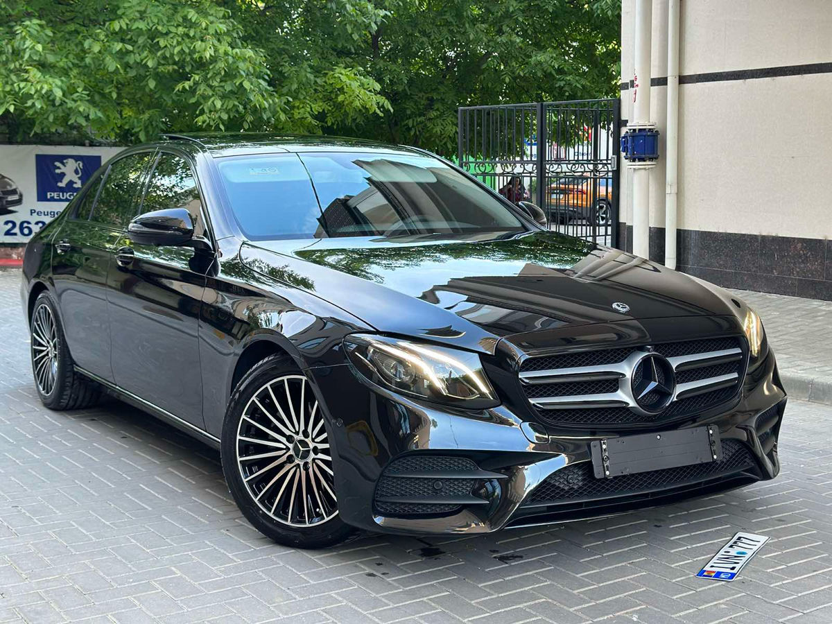 Mercedes E-Class foto 0