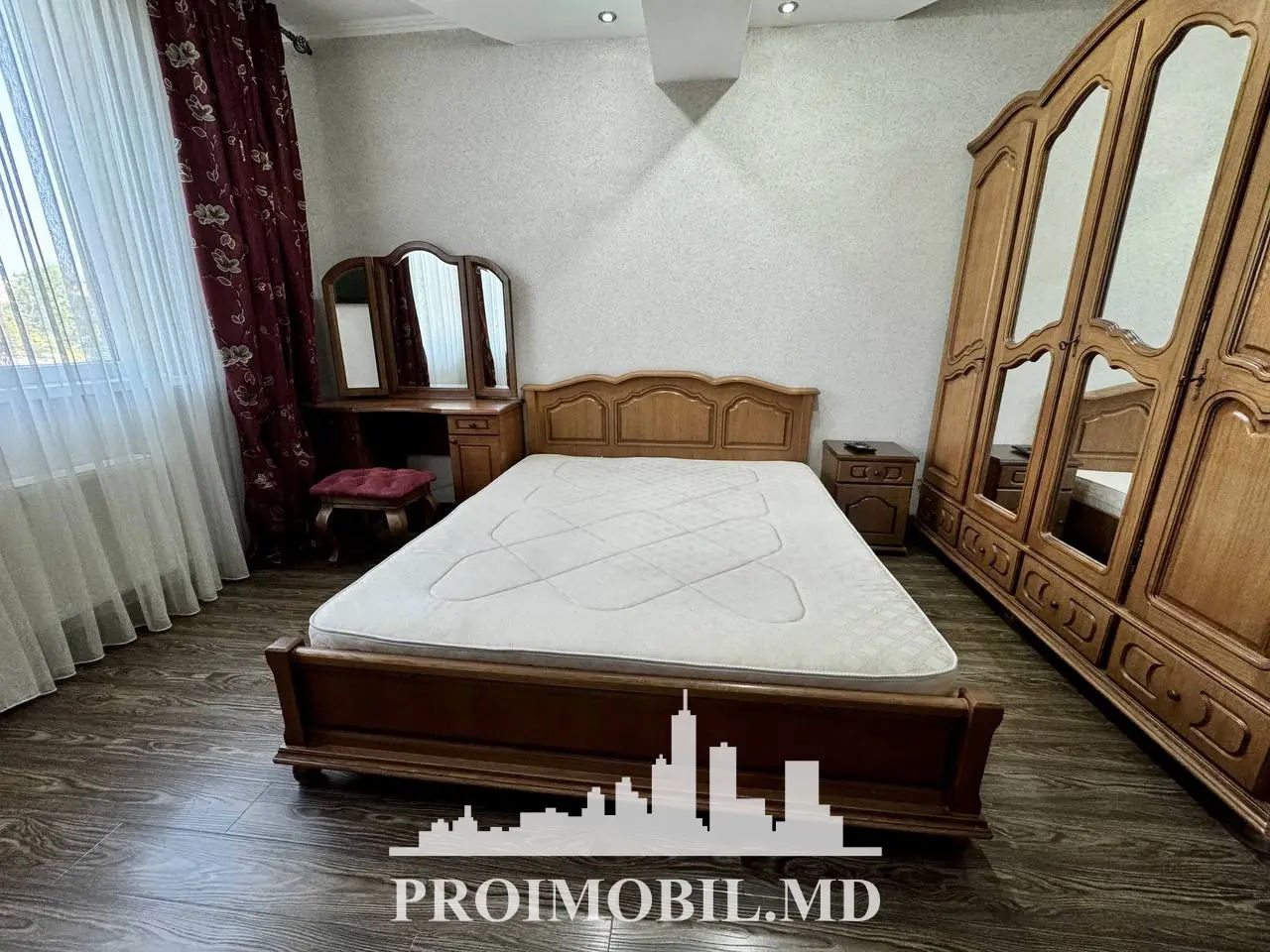 Apartament cu 2 camere, 80 m², Centru, Chișinău foto 3