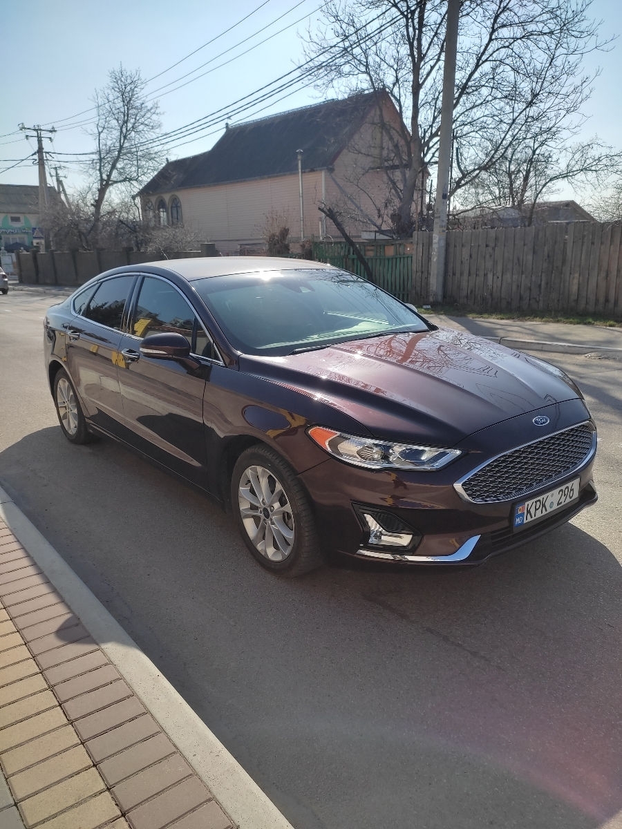 Ford Fusion foto 2