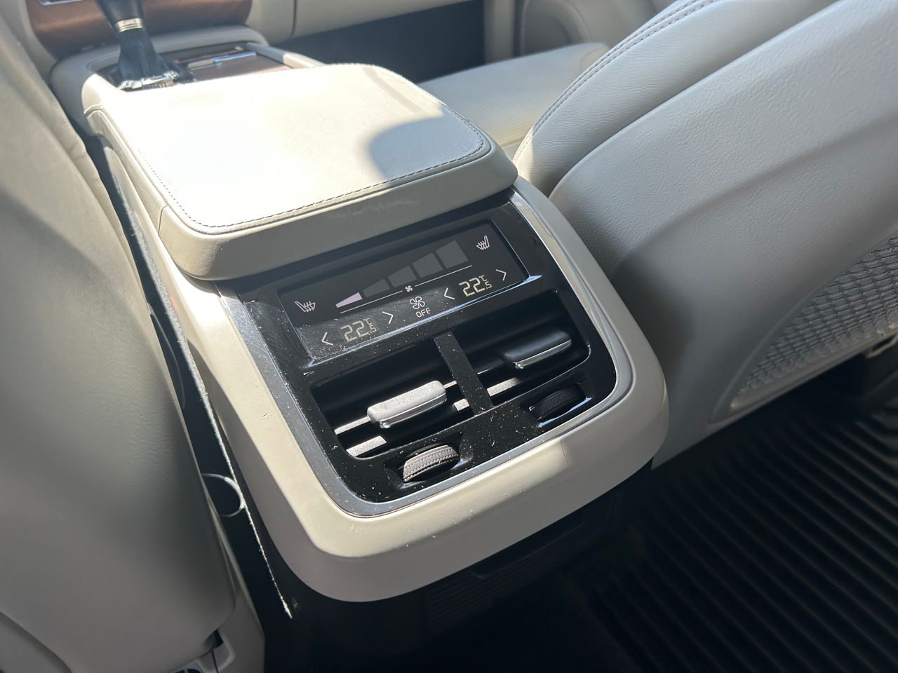 Volvo XC90 foto 8