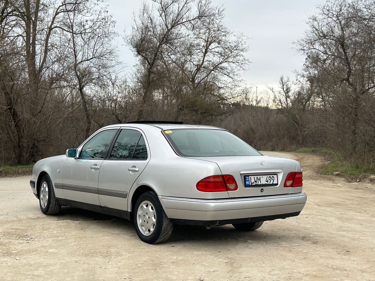 Mercedes E-Class foto 3