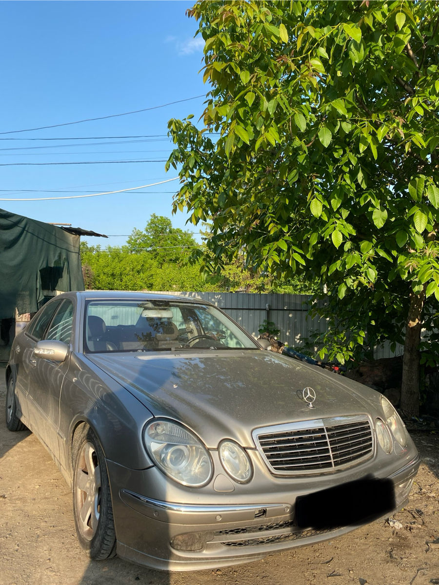 Mercedes E-Class W211 foto 0