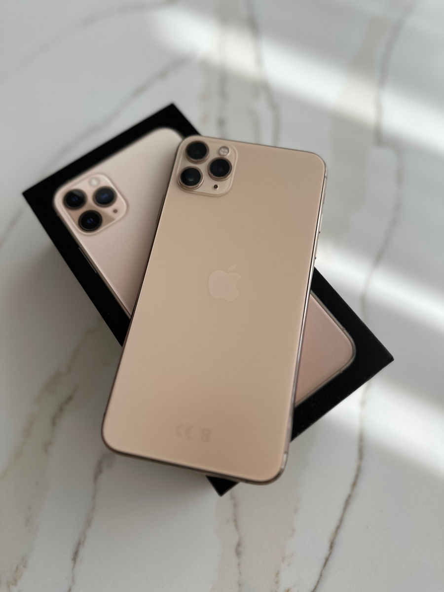 iPhone  11 Pro max 64г золотой foto 0