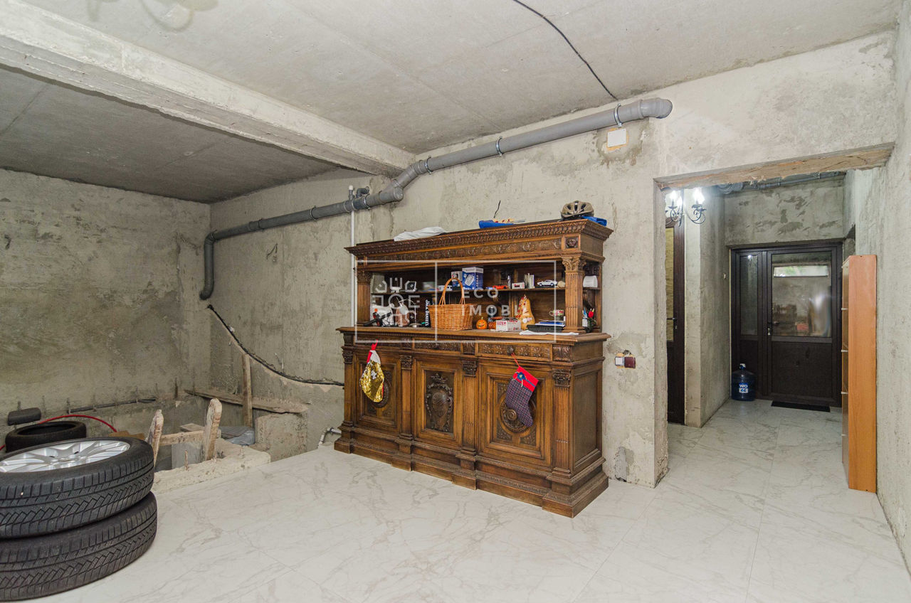 Centru, casă cu 3 nivele și subsol, 699000 euro фото 12