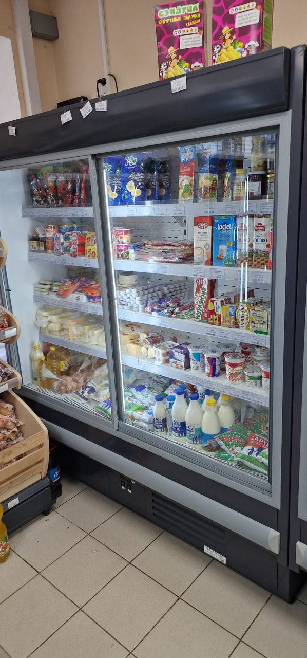 Se vinde frigidere, vitrine,  masa de marcaj.  Toate in stare ideală.  foto 6