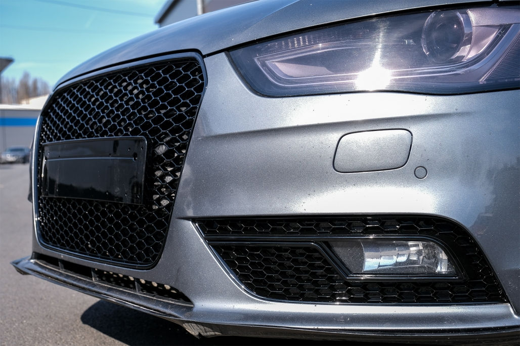 Grila Centrala compatibil cu AUDI A4 B8 Facelift (2012-2015) RS Design Negru Lucios foto 2