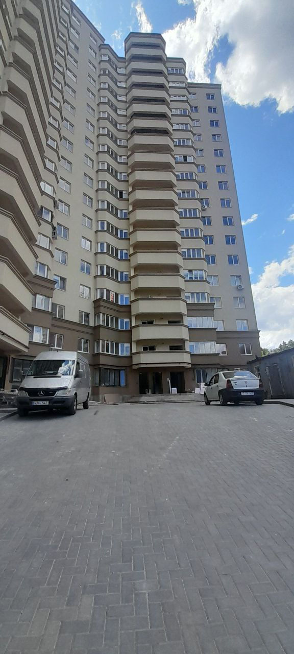 Apartament cu 3 camere, 97 m², Botanica, Chișinău foto 0