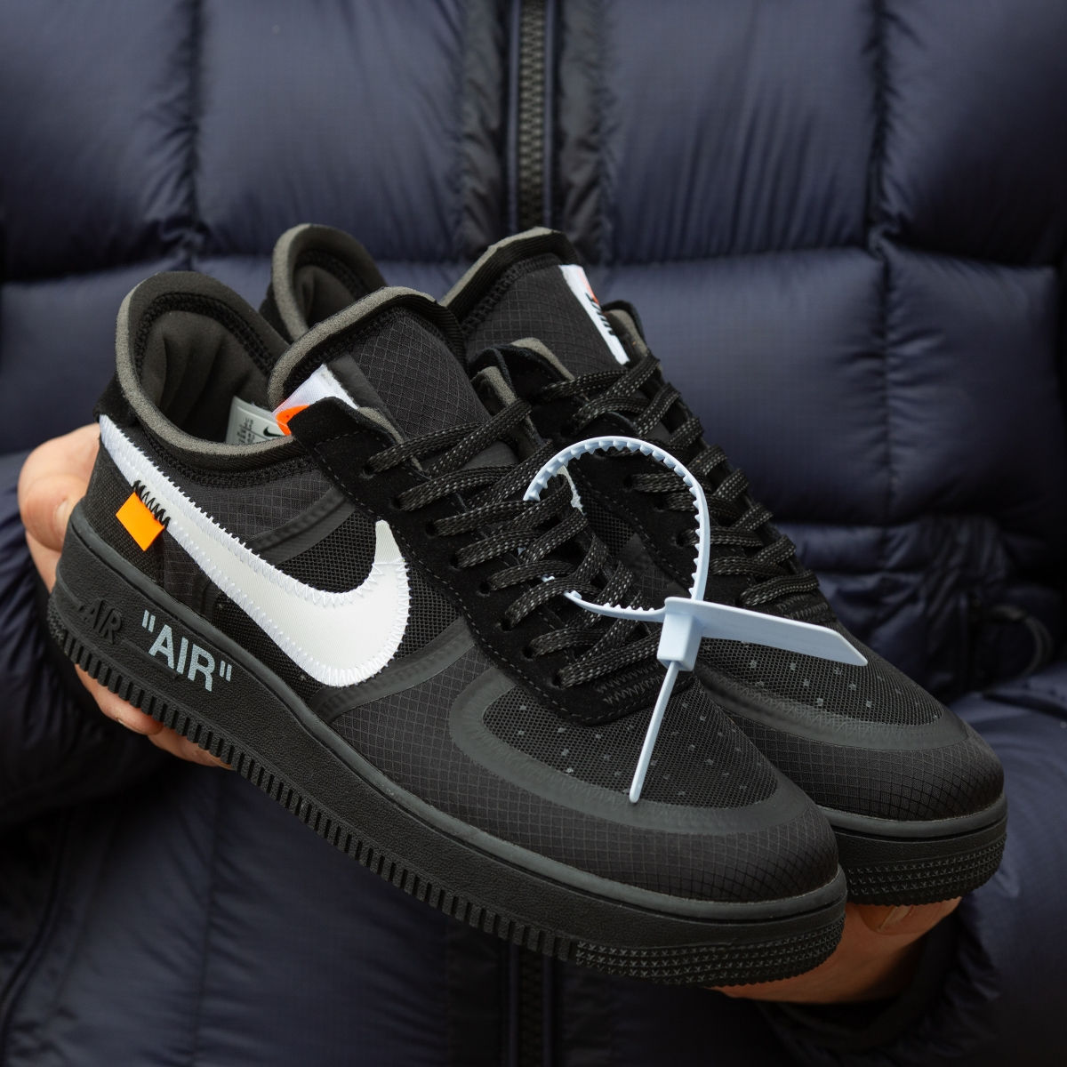 Nike Air Force 1 Low Black x Off-White foto 0