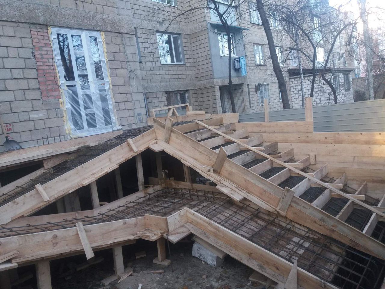 Facem scări din beton-armat!! foto 7