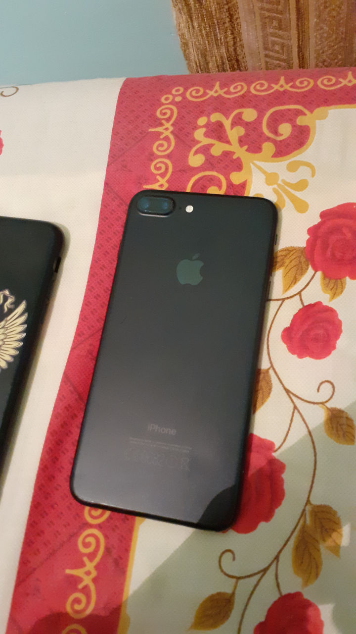 Продам аифон 7plus 32gb