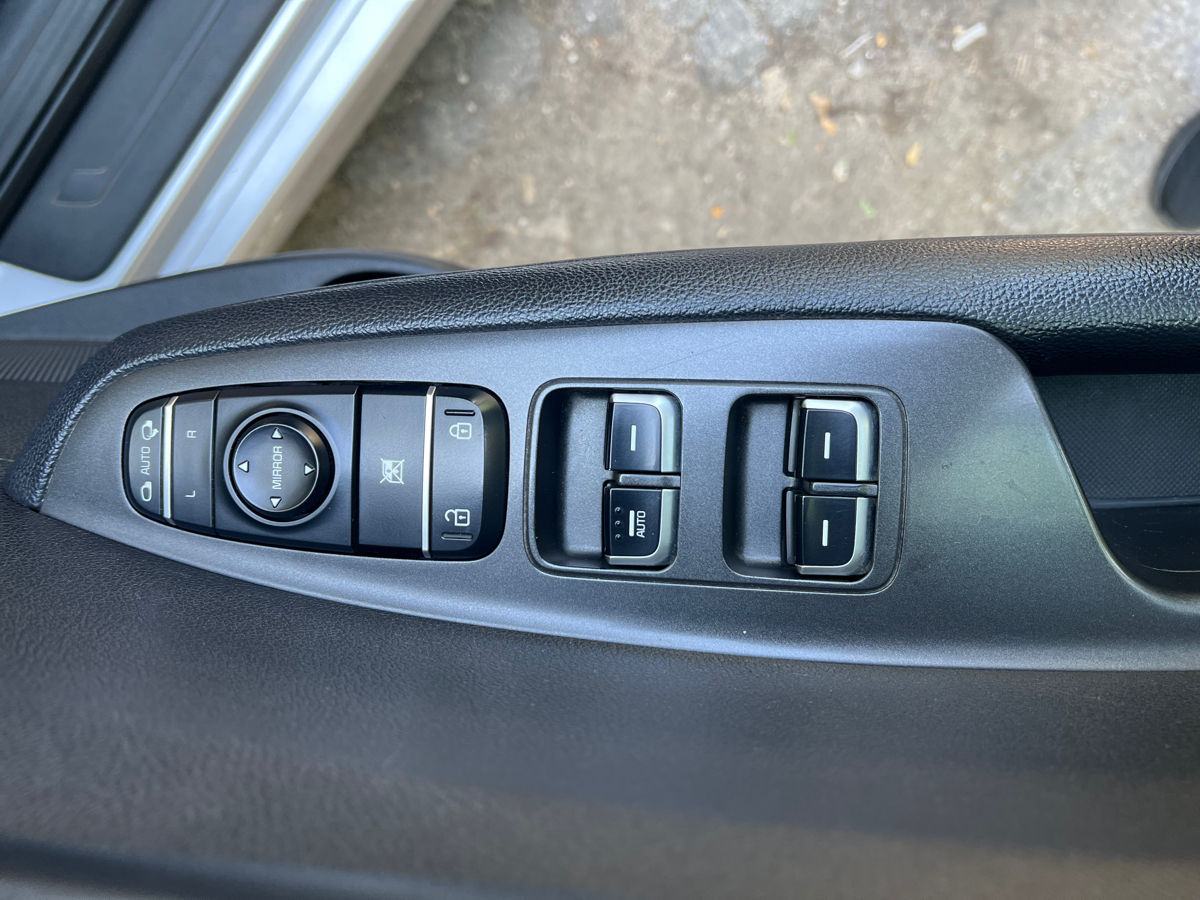 KIA K5 foto 6